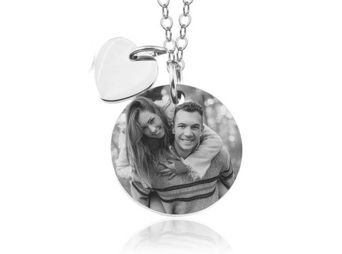 Damenanhänger mit Kette mit Bildgravur